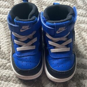 Nike Kids Dunk high top with Velcro strap - size 7C